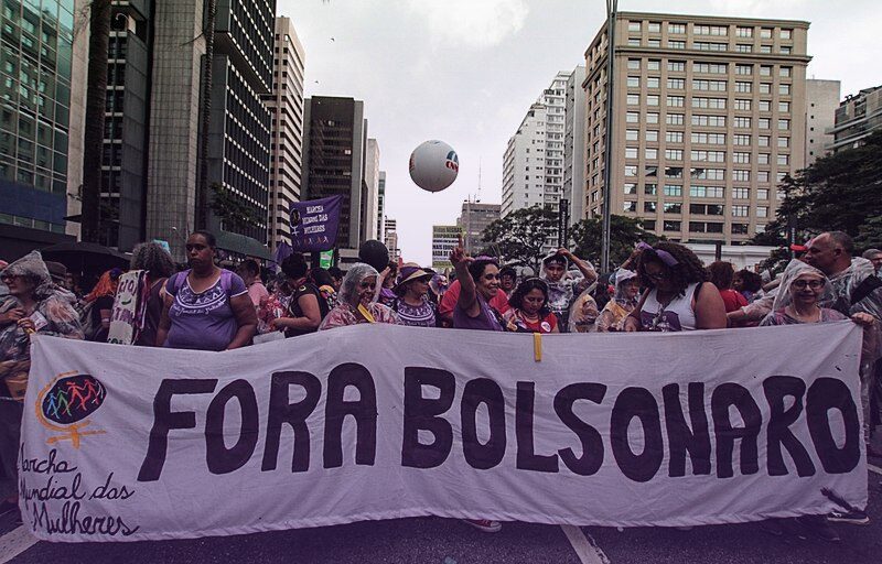 Tirar Bolsonaro do governo é a tarefa do feminismo no Brasil