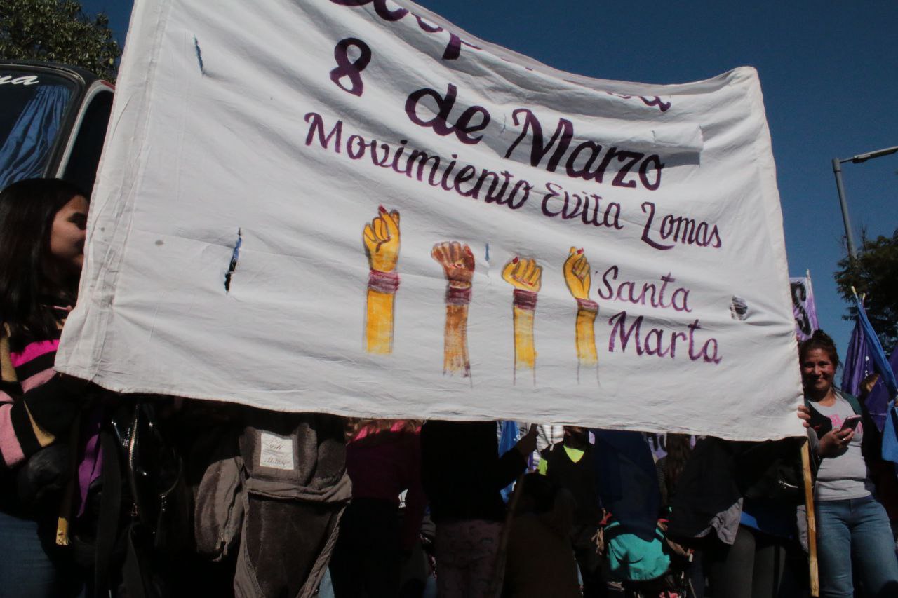 Couverture : les femmes travailleuses en marche en Argentine