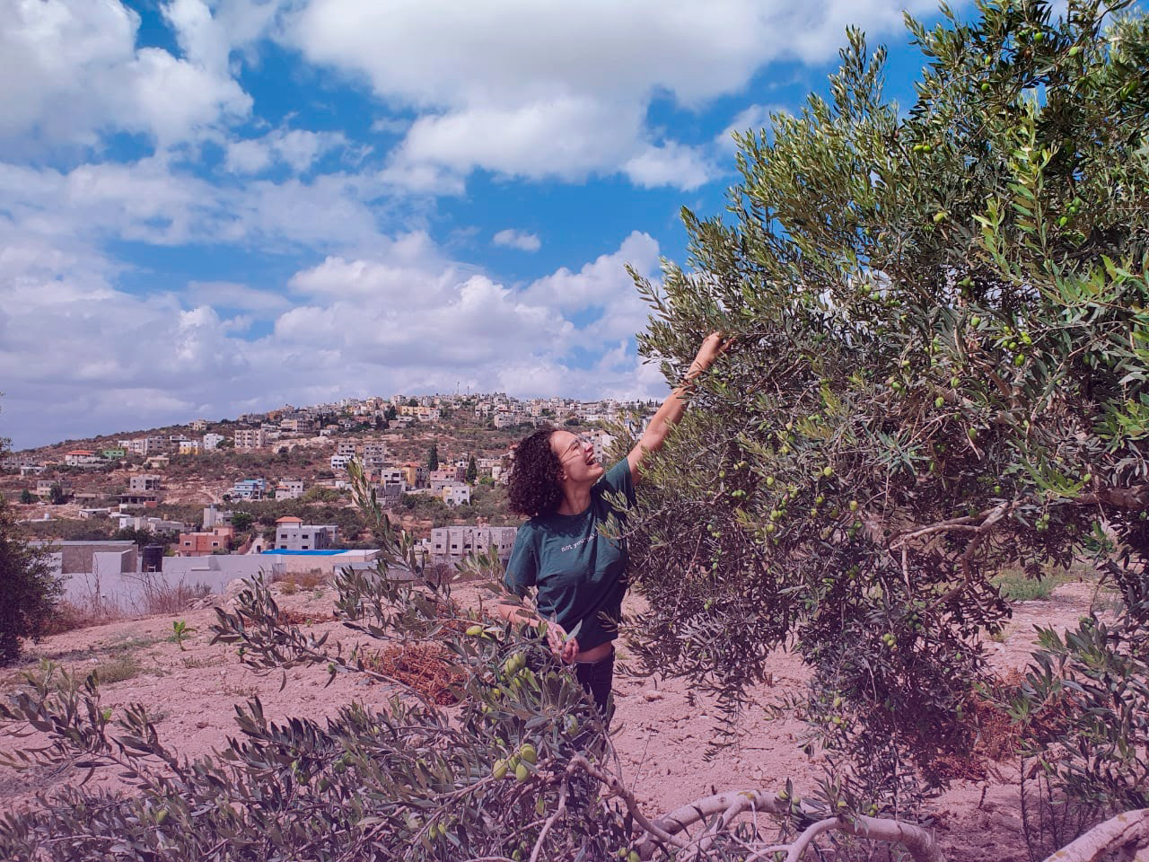 Yasmeen El-Hassan : « Israël est un envahisseur colonial »