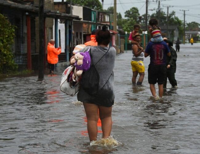 La labor de las mujeres cubanas frente a los desastres naturales: resiliencia y solidaridad