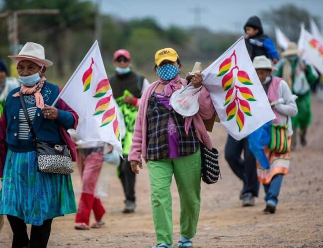 Mulheres das classes populares da Bolívia indignadas e em rebelião